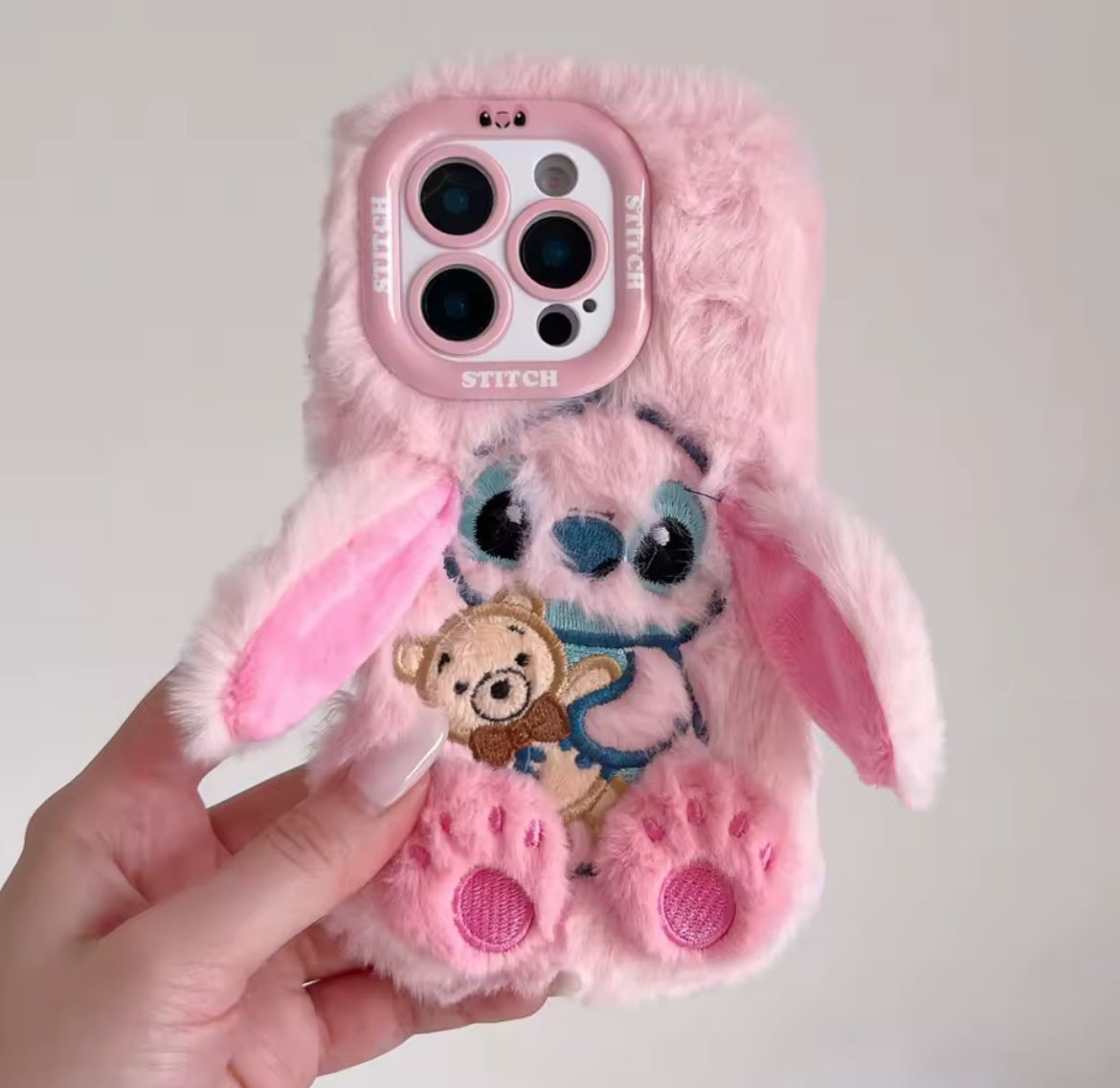 Fundas Stitch Adorables de Peluche 💙📱   Suavidad, Ternura y Estilo en Cada Caricia ✨🧸
