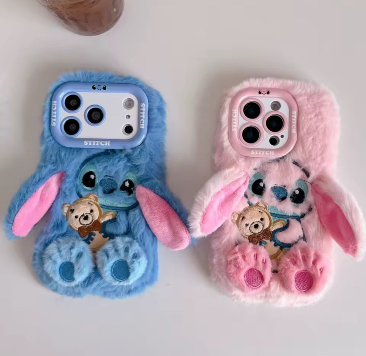 Fundas Stitch Adorables de Peluche 💙📱   Suavidad, Ternura y Estilo en Cada Caricia ✨🧸
